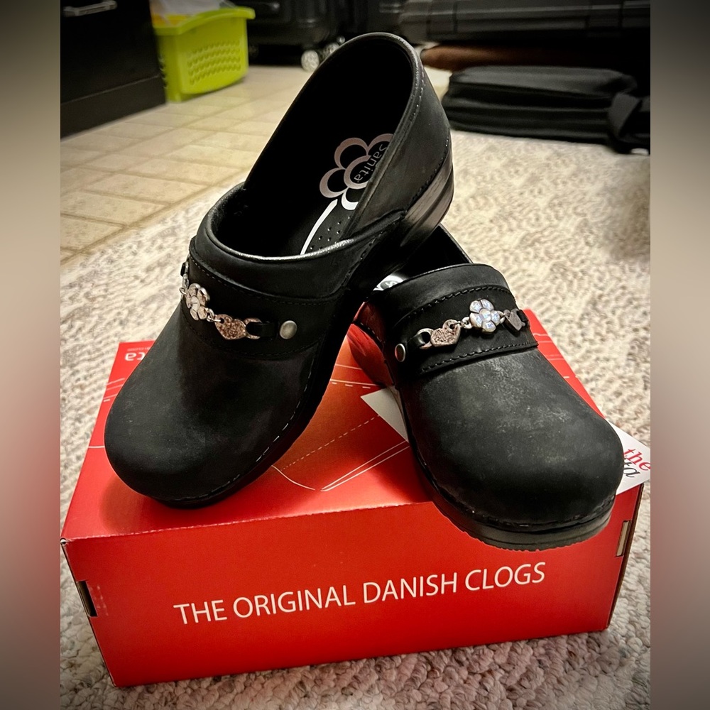 Sanita Clogs new in box